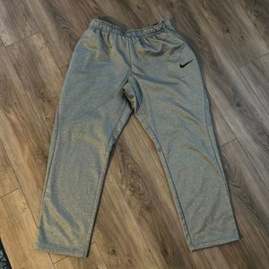 EUC Men’s gray Nike dri-fit sweatpants XL